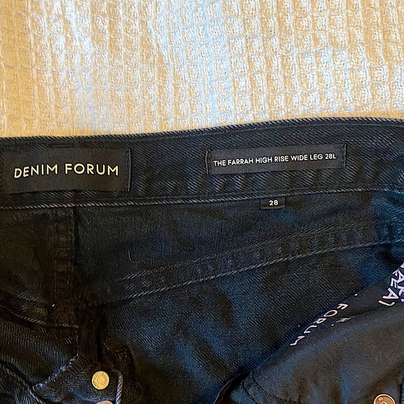 Aritzia Denim Forum Farrah Jeans (28W/28L) - Picture 2 of 7